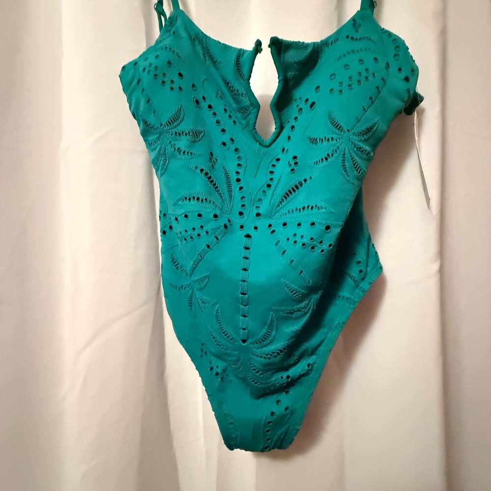 Time and Tru Women's Kelly Green Hollow Out One-Piece Swimsuit NWT Medium